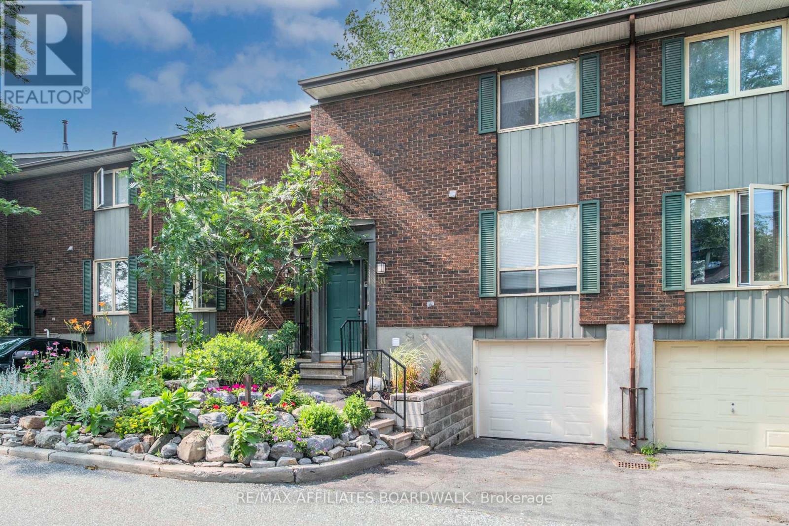68 - 111 Beachview Private W