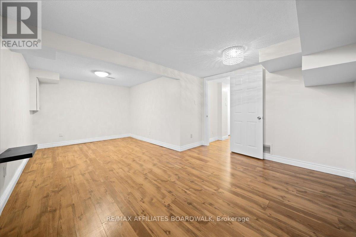 68 - 111 Beachview Private W