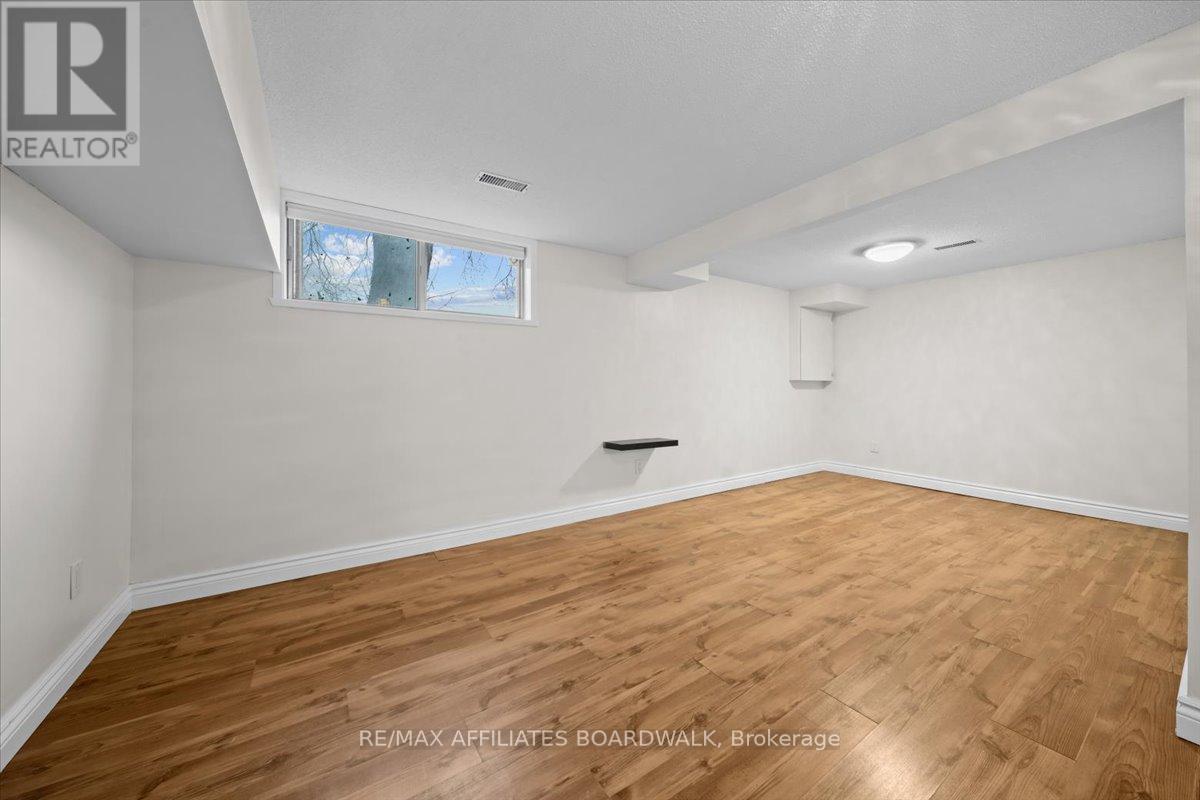 68 - 111 Beachview Private W