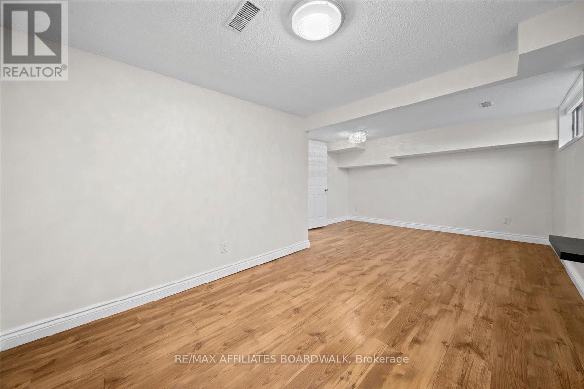 68 - 111 Beachview Private W