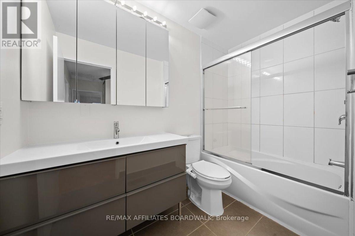 68 - 111 Beachview Private W