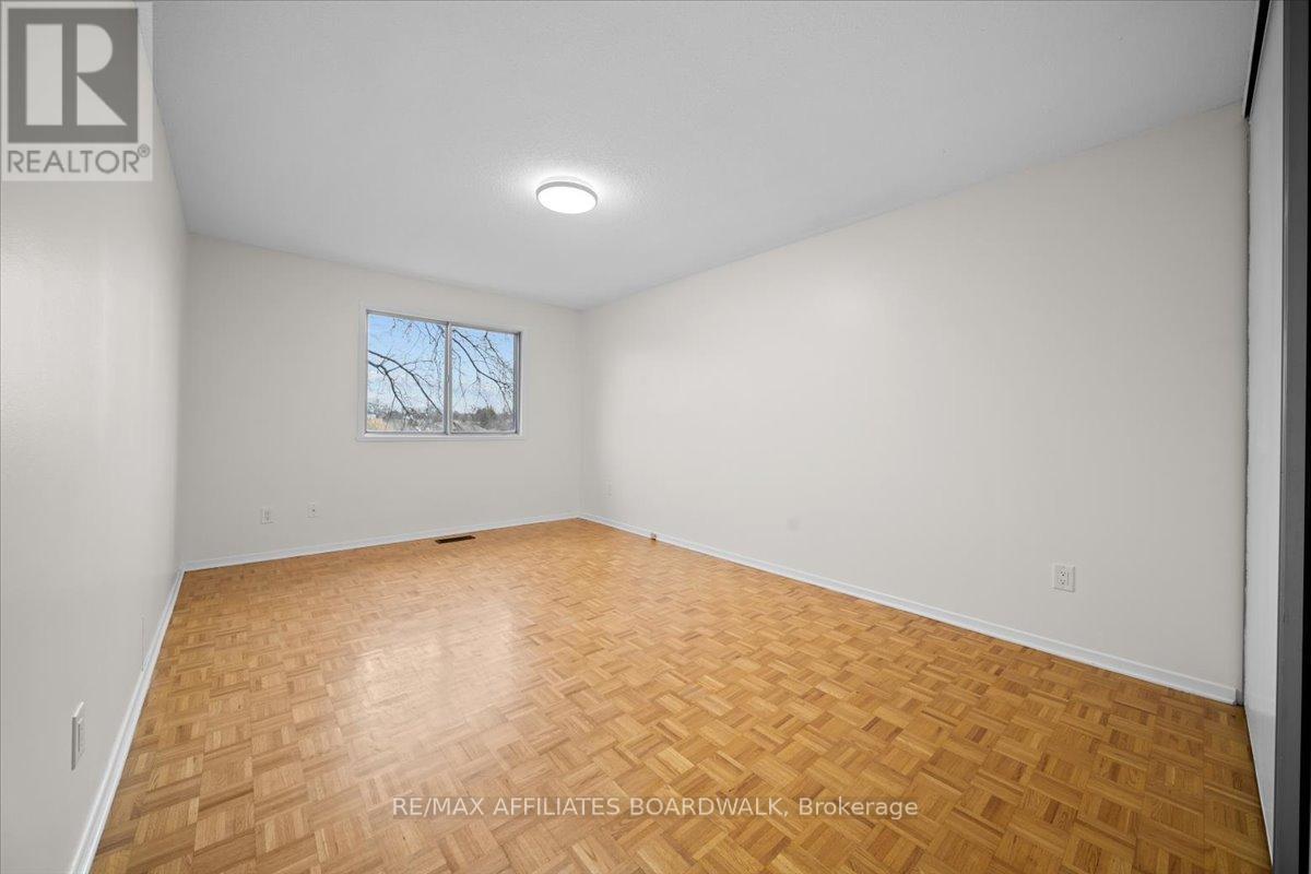 68 - 111 Beachview Private W