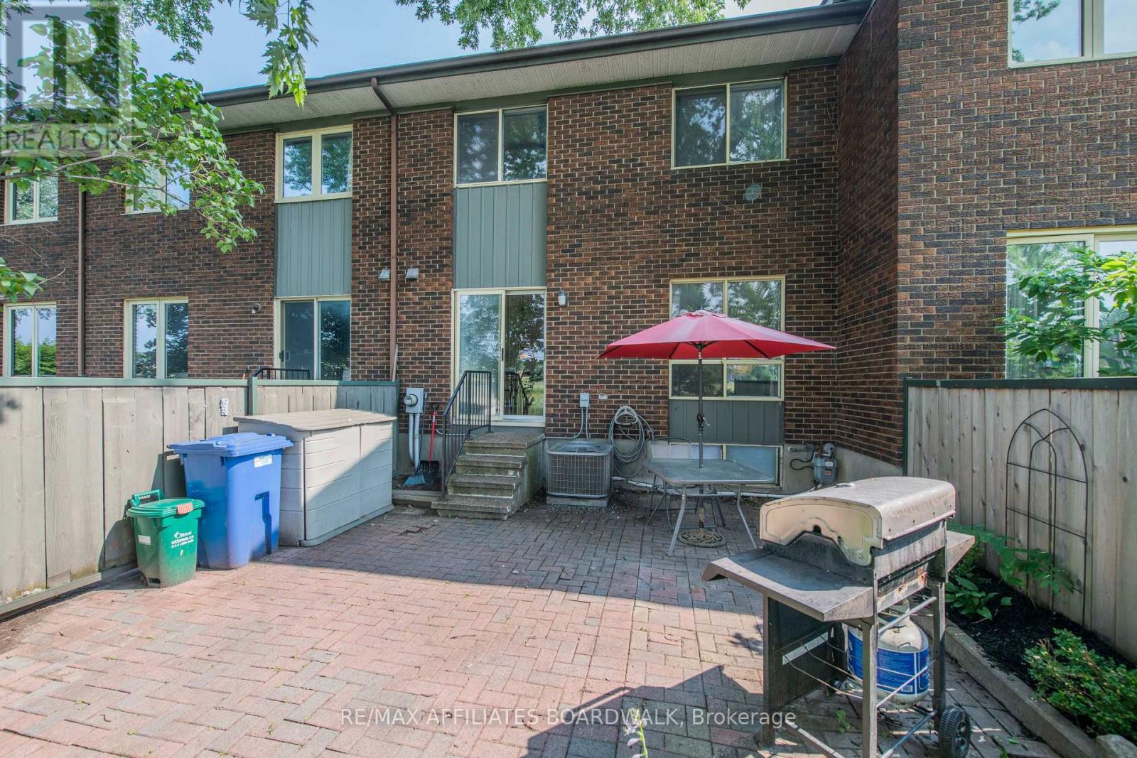 68 - 111 Beachview Private W