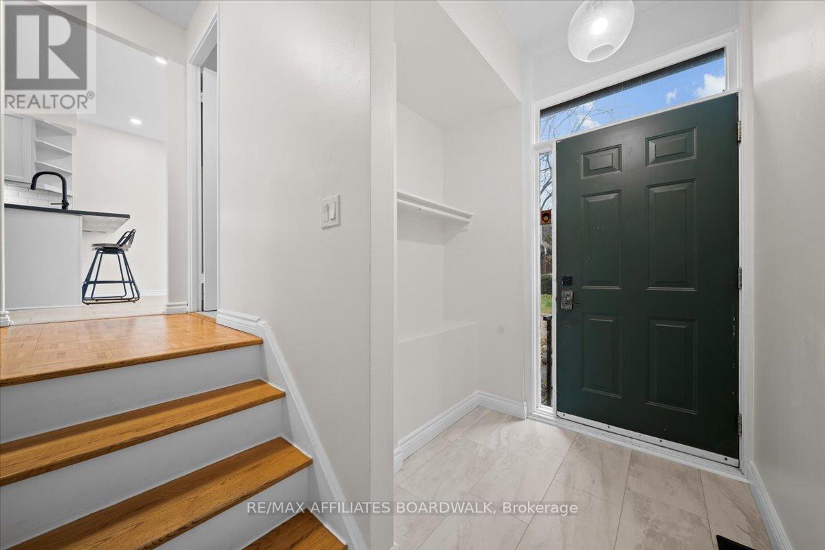 68 - 111 Beachview Private W
