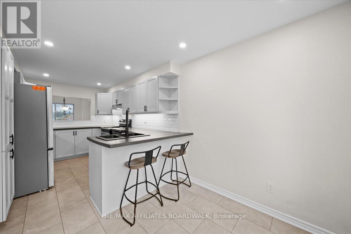 68 - 111 Beachview Private W