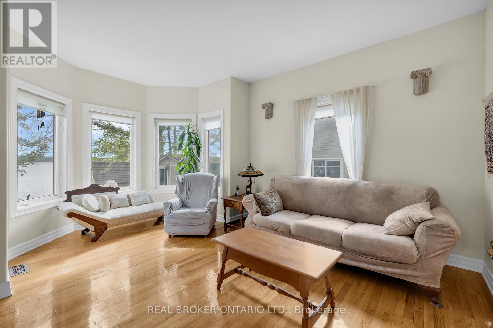 164 Baillie Avenue