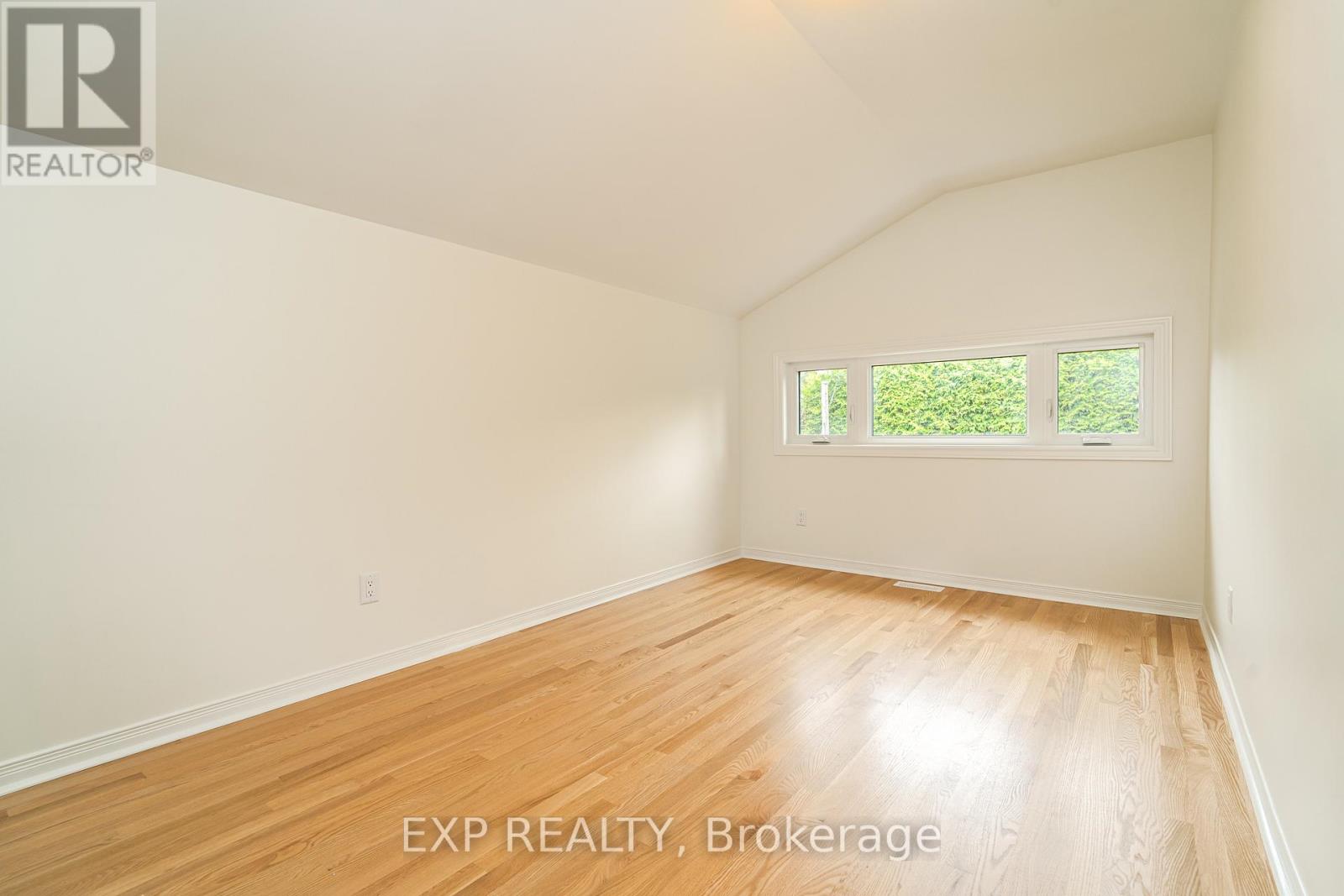 120 Knoxdale Road
