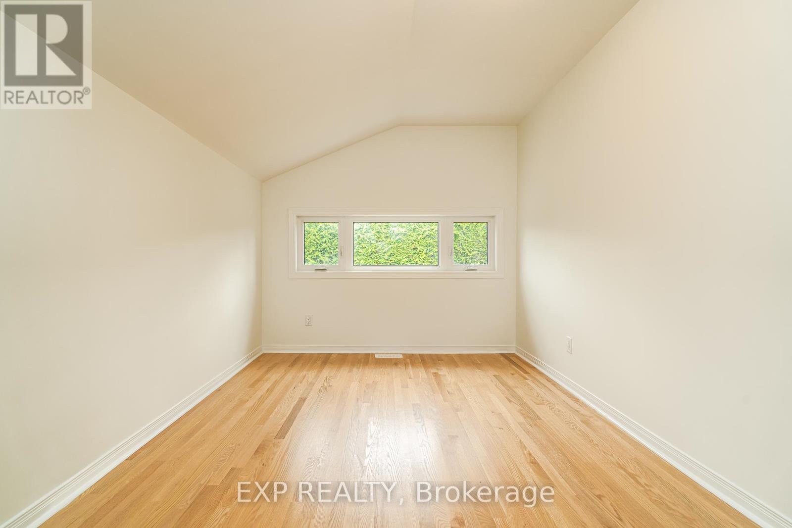 120 Knoxdale Road