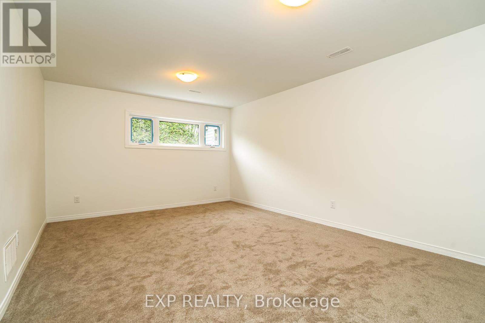 120 Knoxdale Road