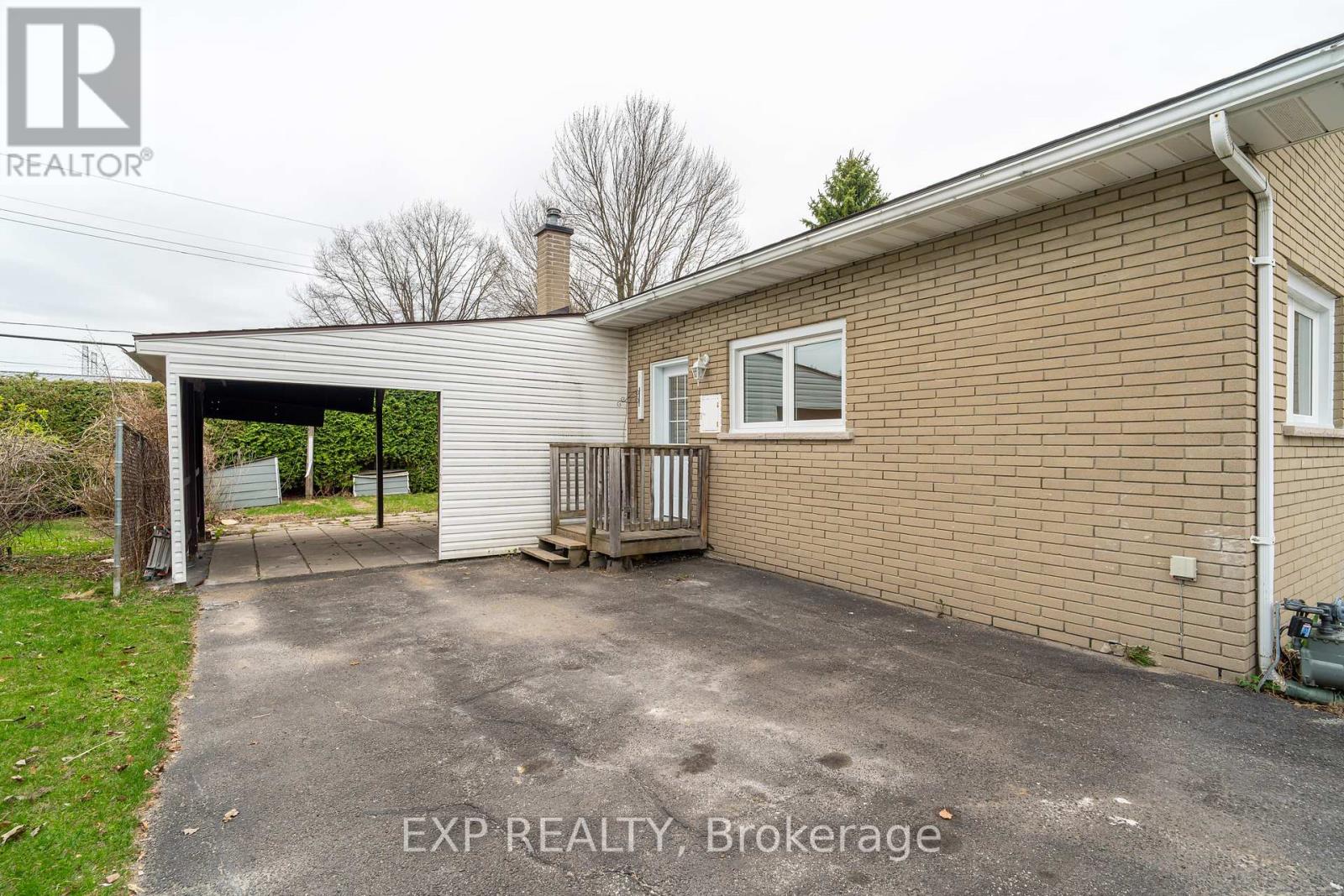 120 Knoxdale Road