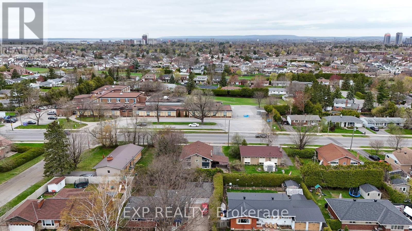 120 Knoxdale Road