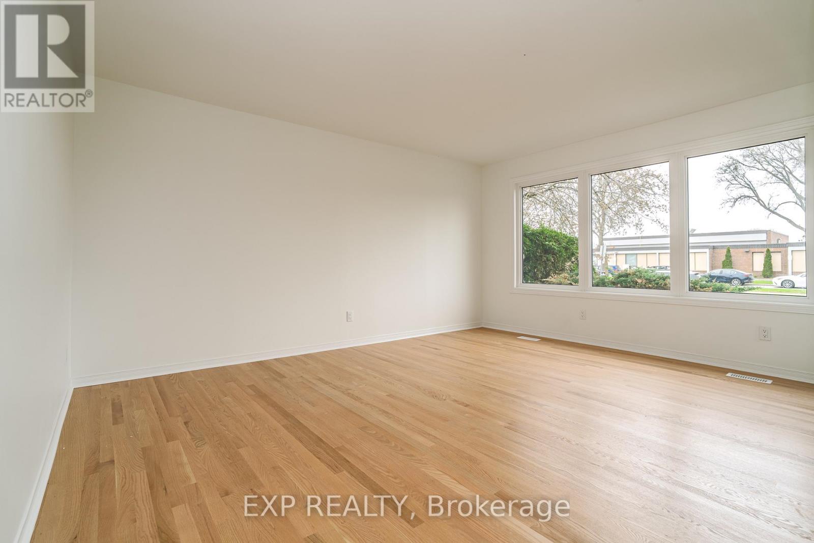120 Knoxdale Road