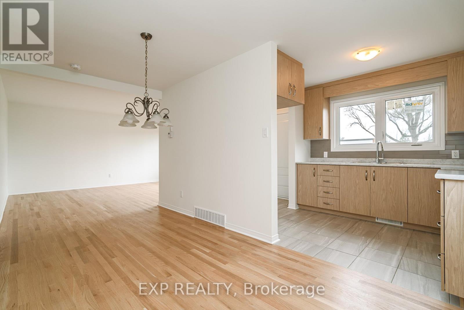 120 Knoxdale Road