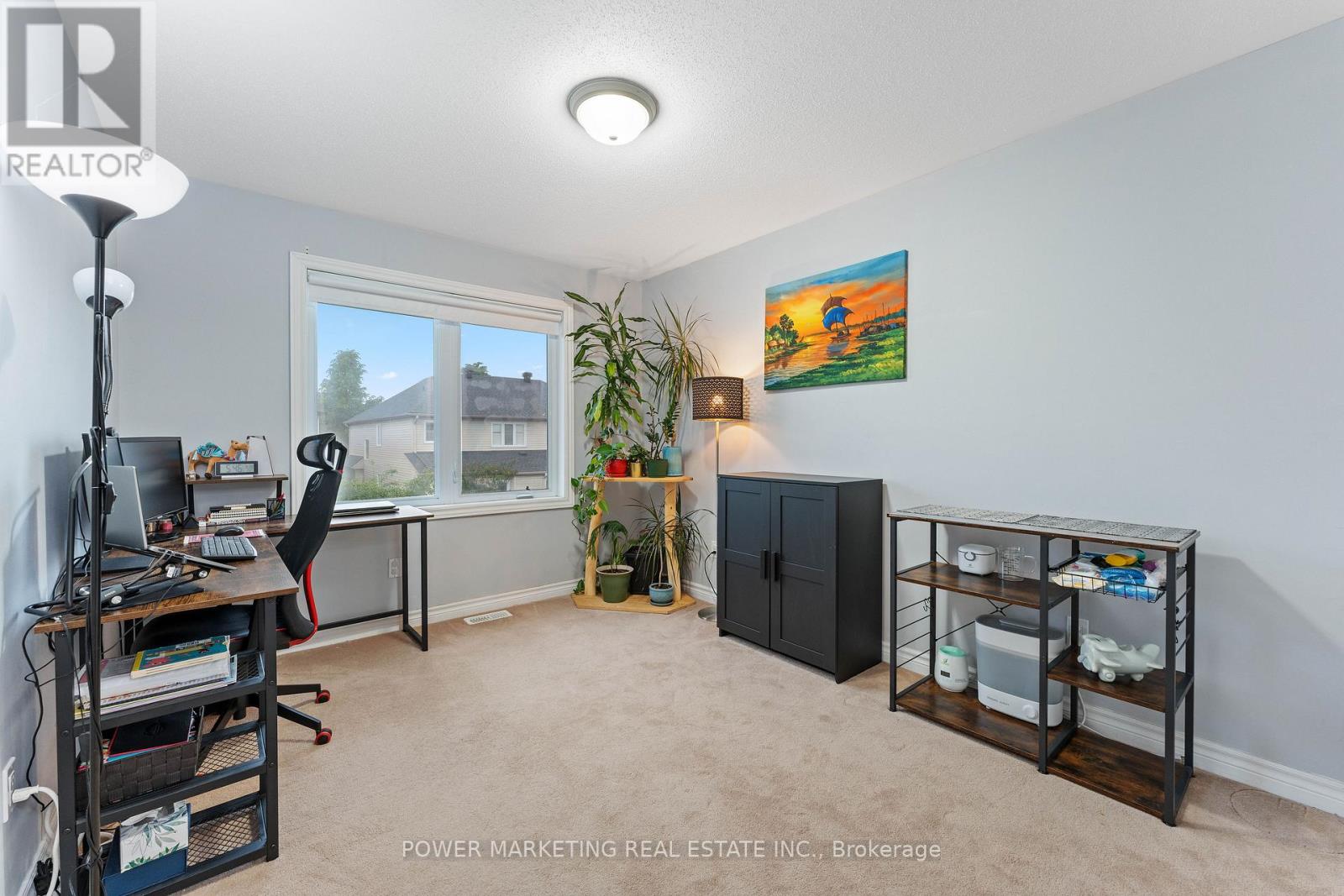118 Furness Way