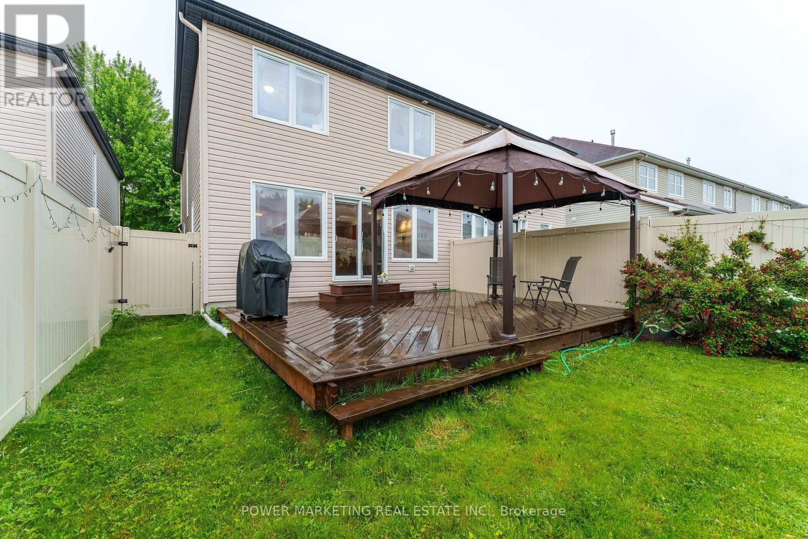 118 Furness Way