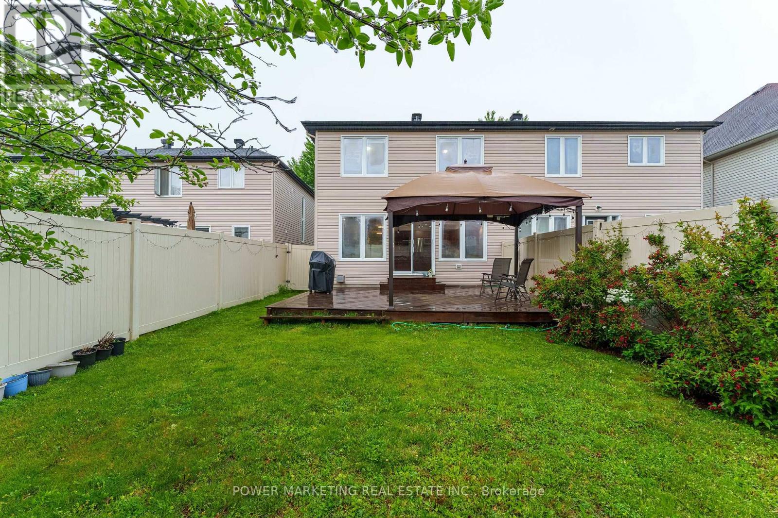 118 Furness Way