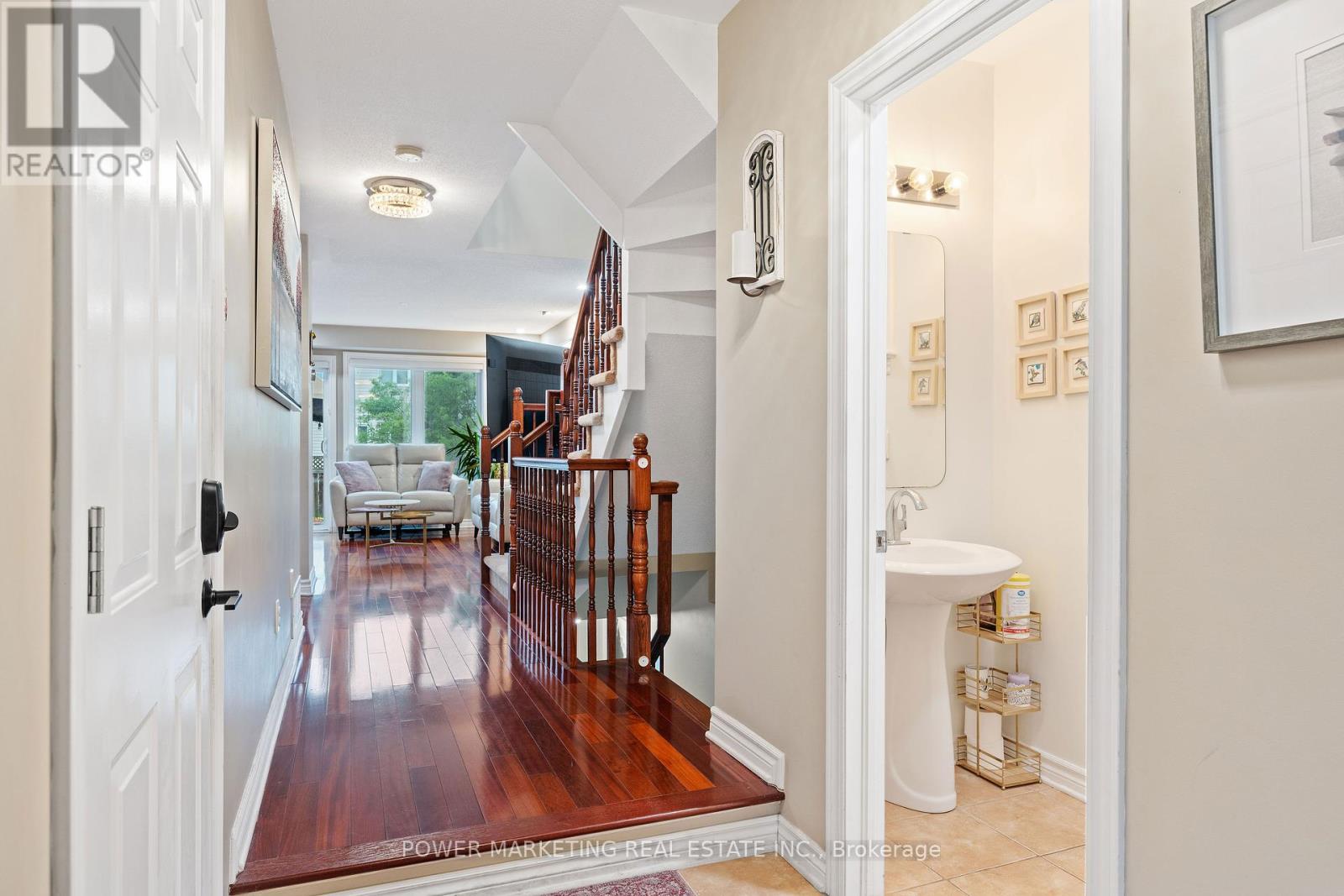 118 Furness Way