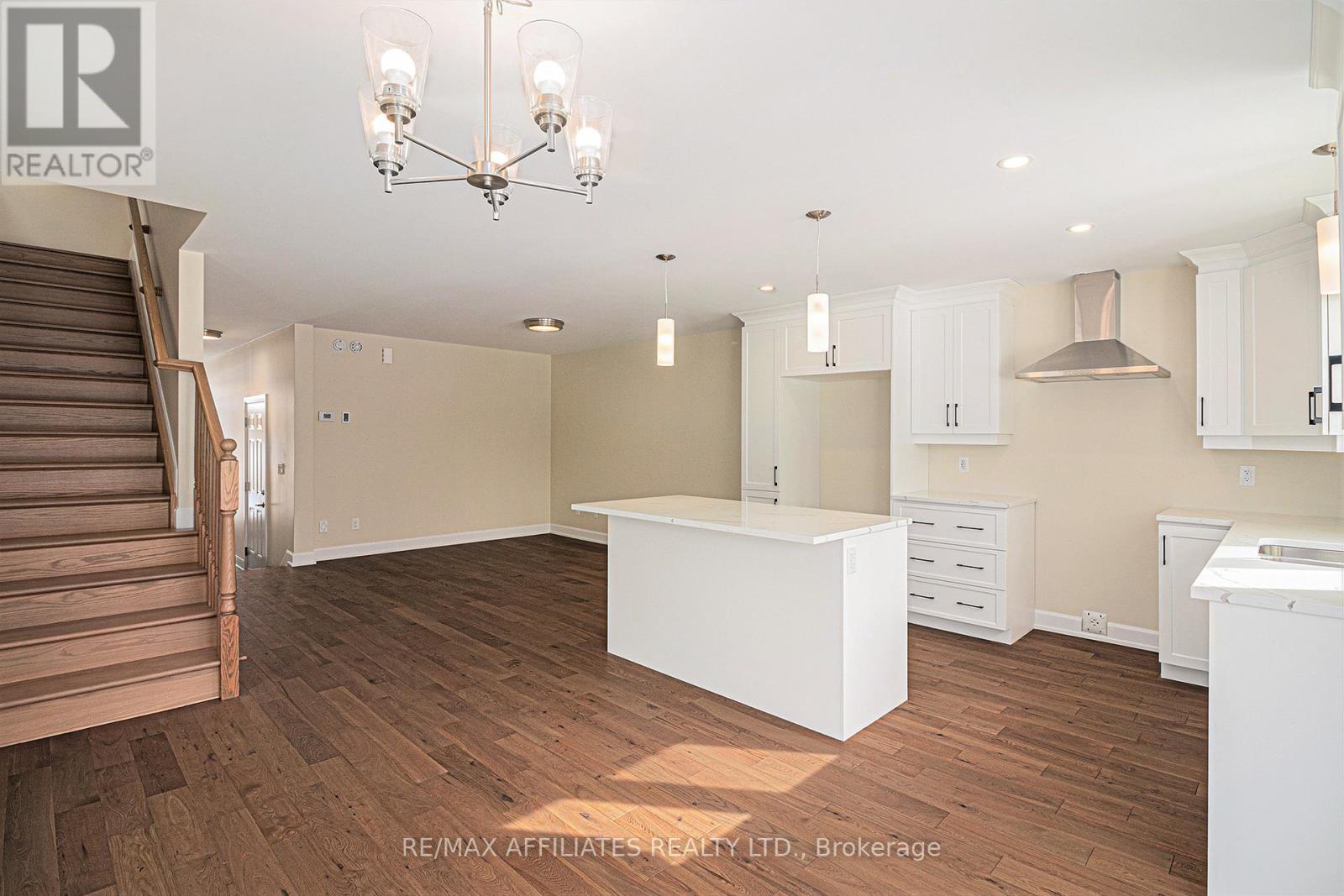 361 Voyageur Place