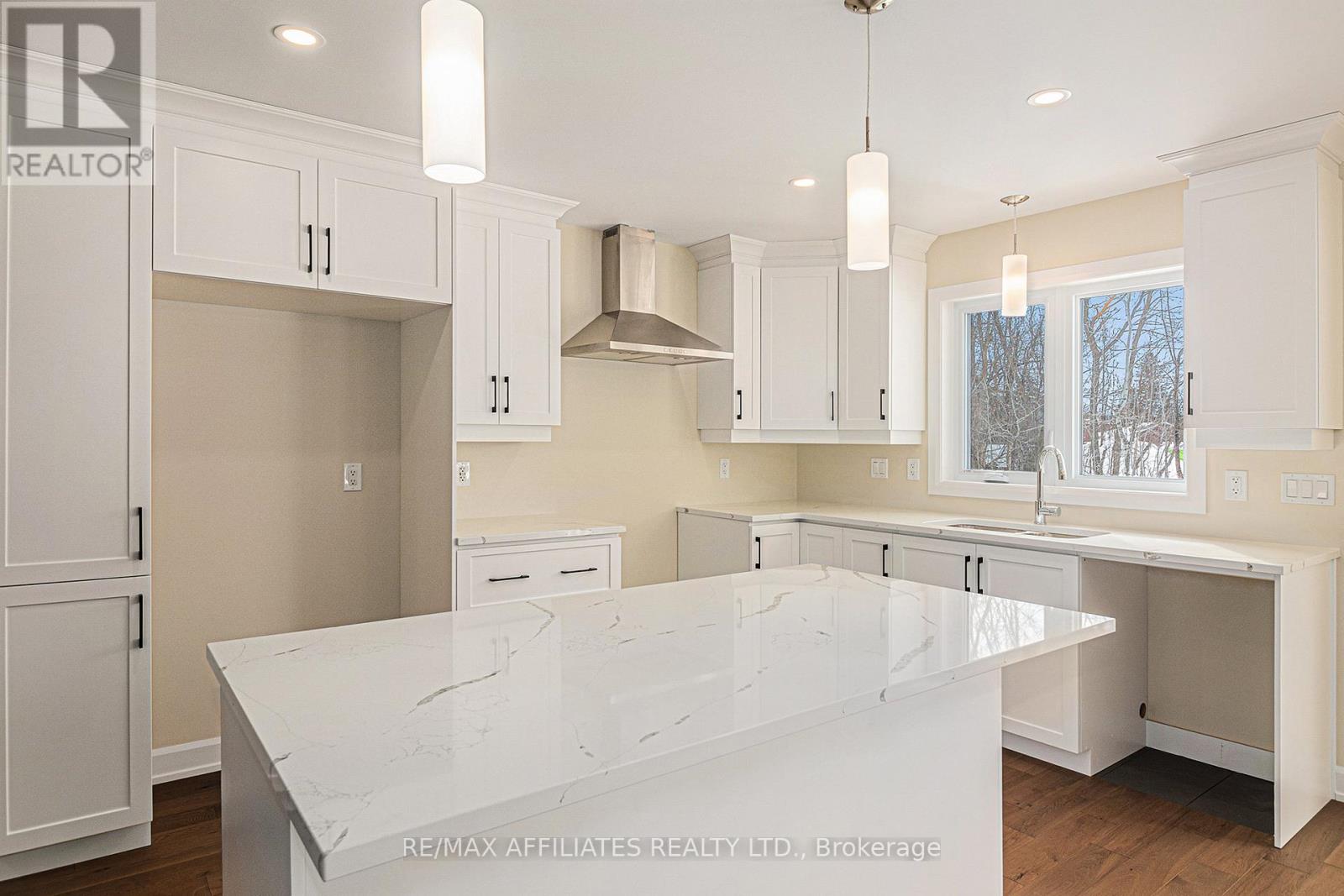 361 Voyageur Place