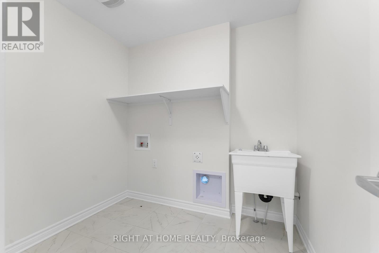 118 Lumen Place