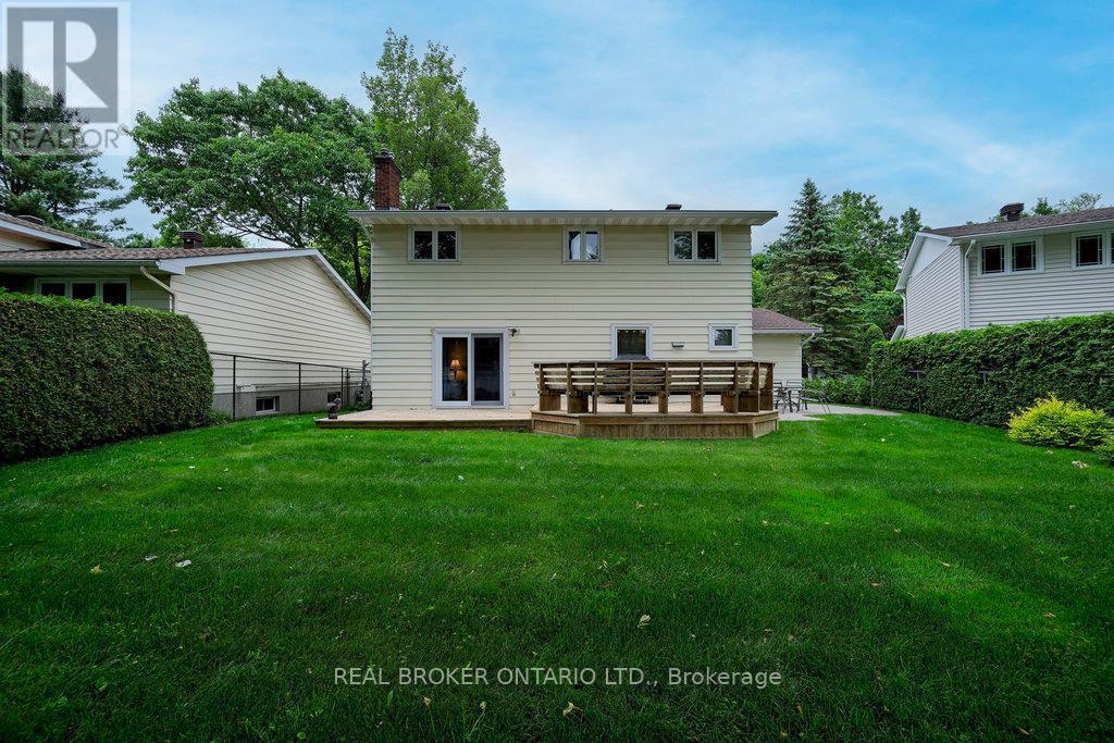 31 Oakhurst Crescent