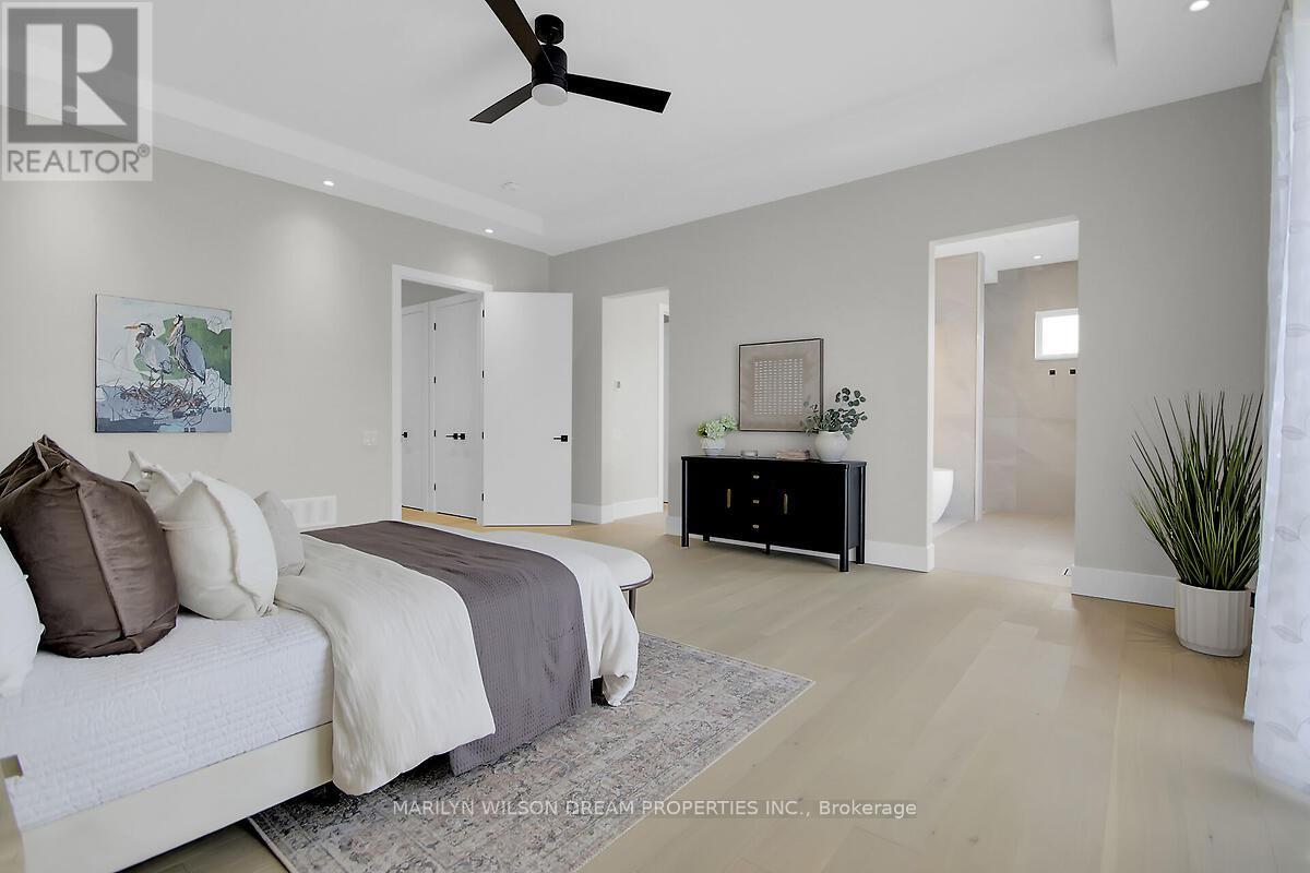 1070 Green Jacket Crescent