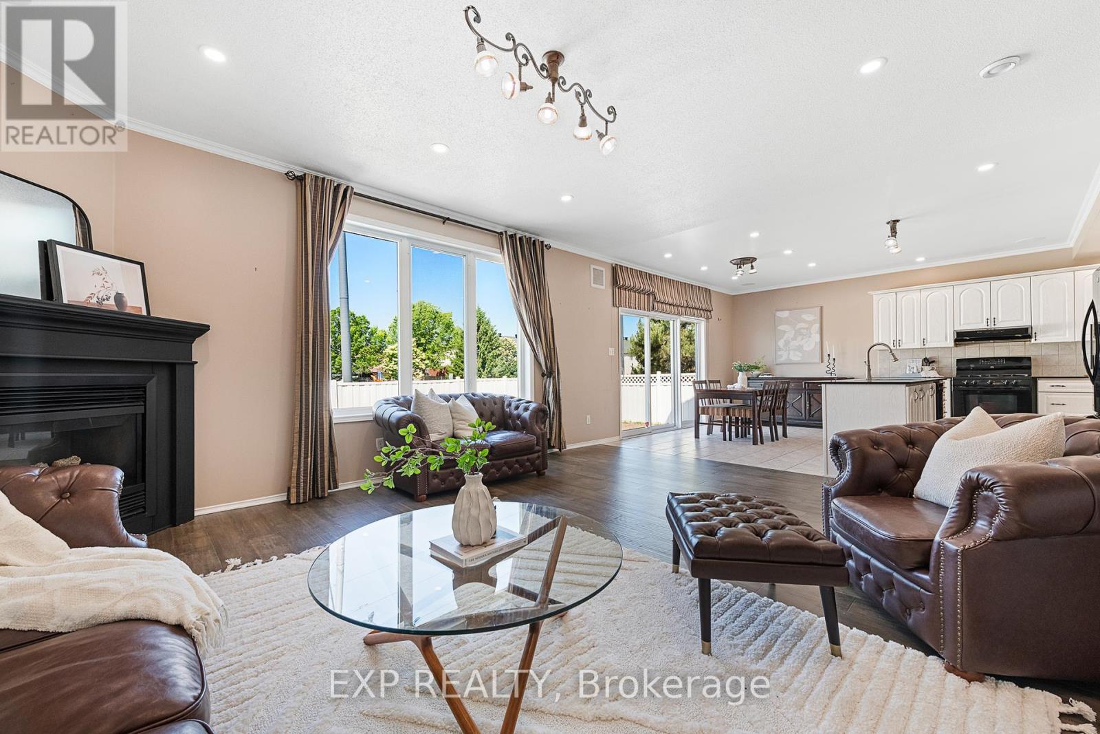 2132 Valenceville Crescent