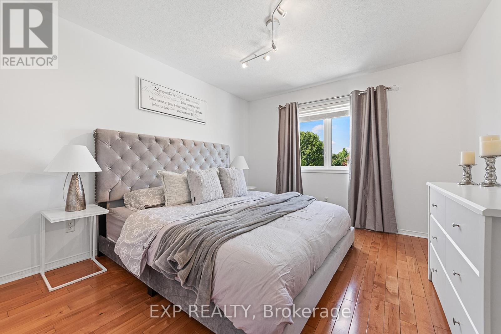 2132 Valenceville Crescent