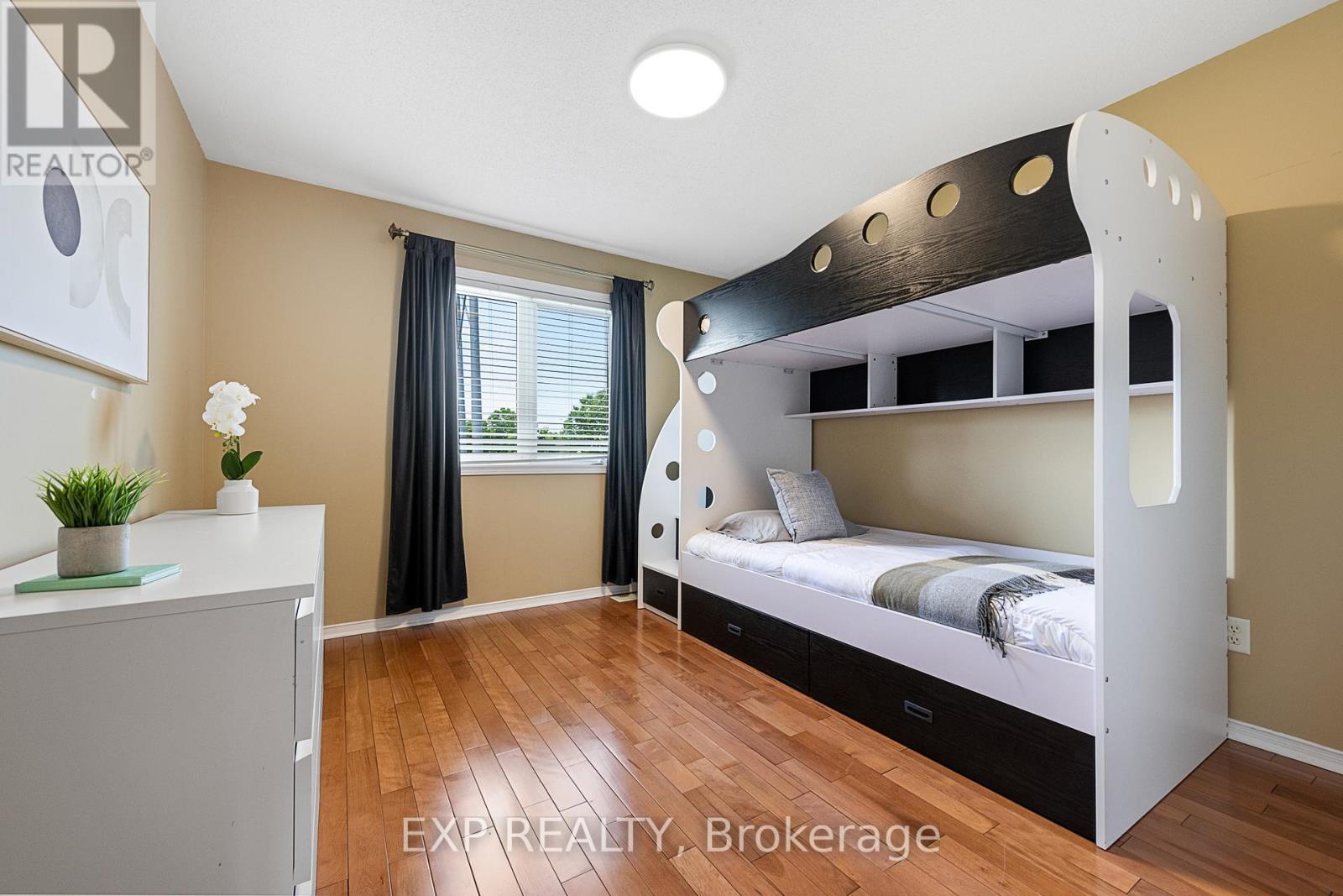 2132 Valenceville Crescent