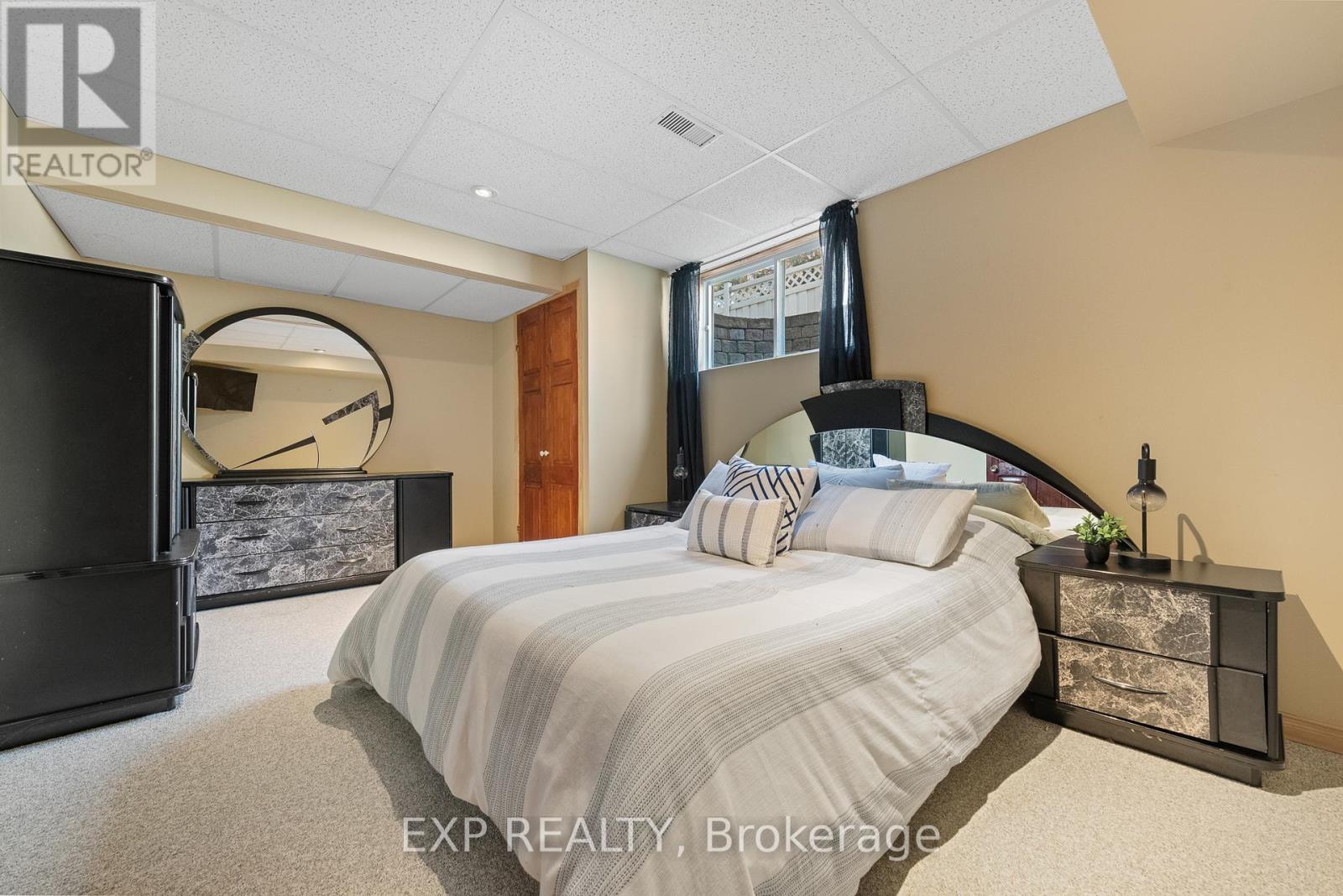 2132 Valenceville Crescent