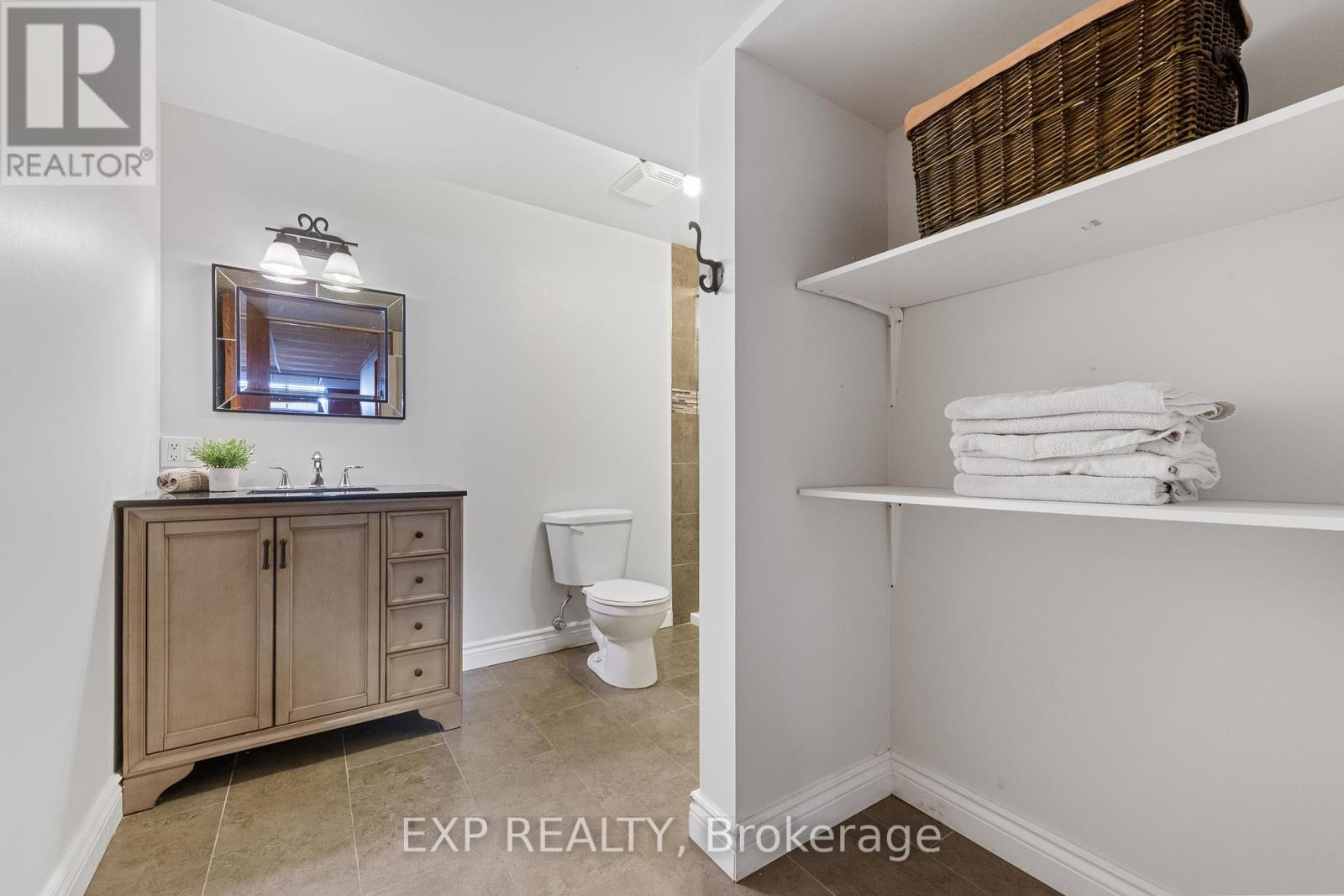 2132 Valenceville Crescent