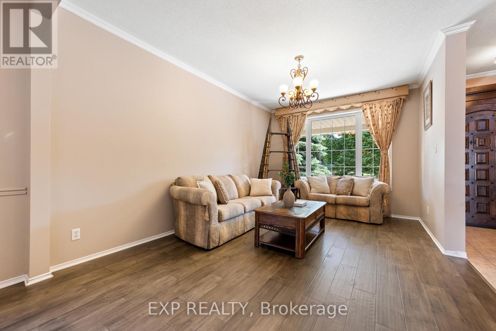 2132 Valenceville Crescent