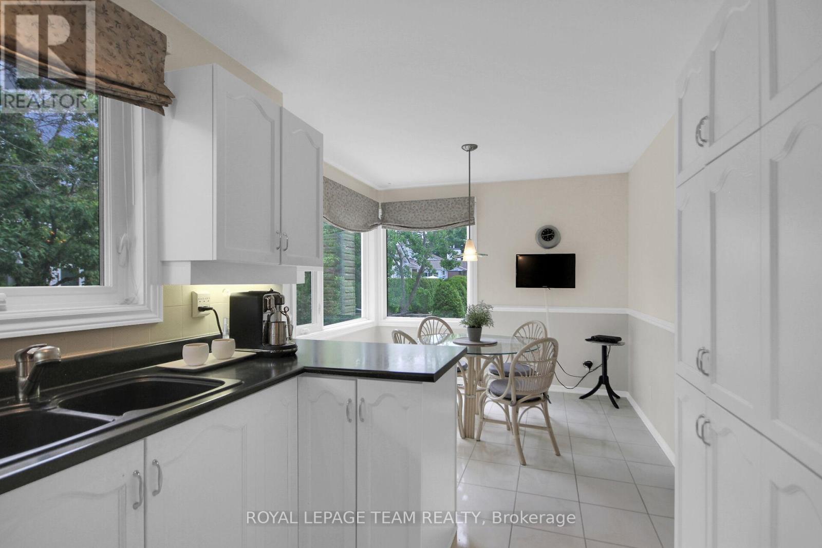 20 Grand Cedar Court