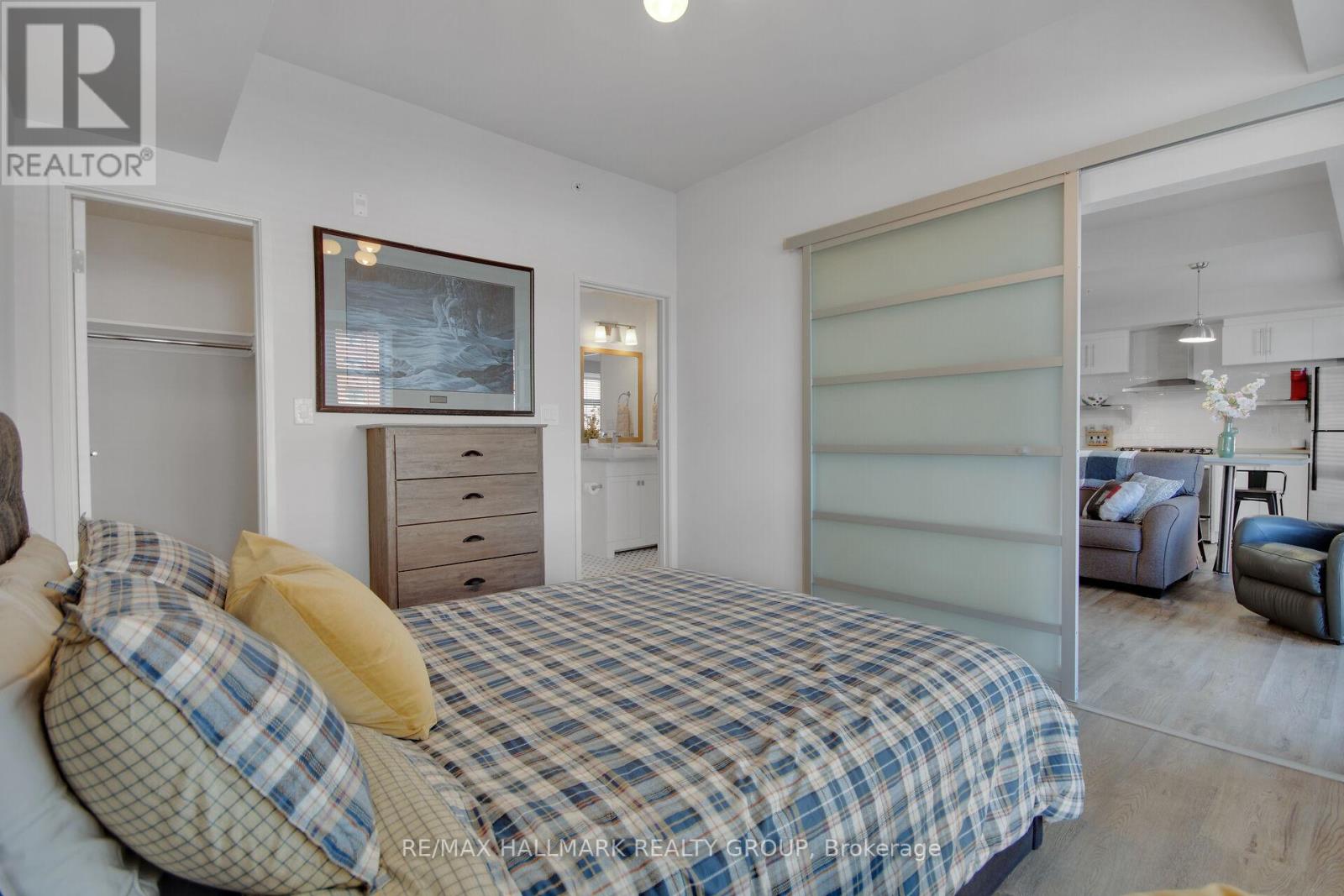 208 - 555 Anand Private
