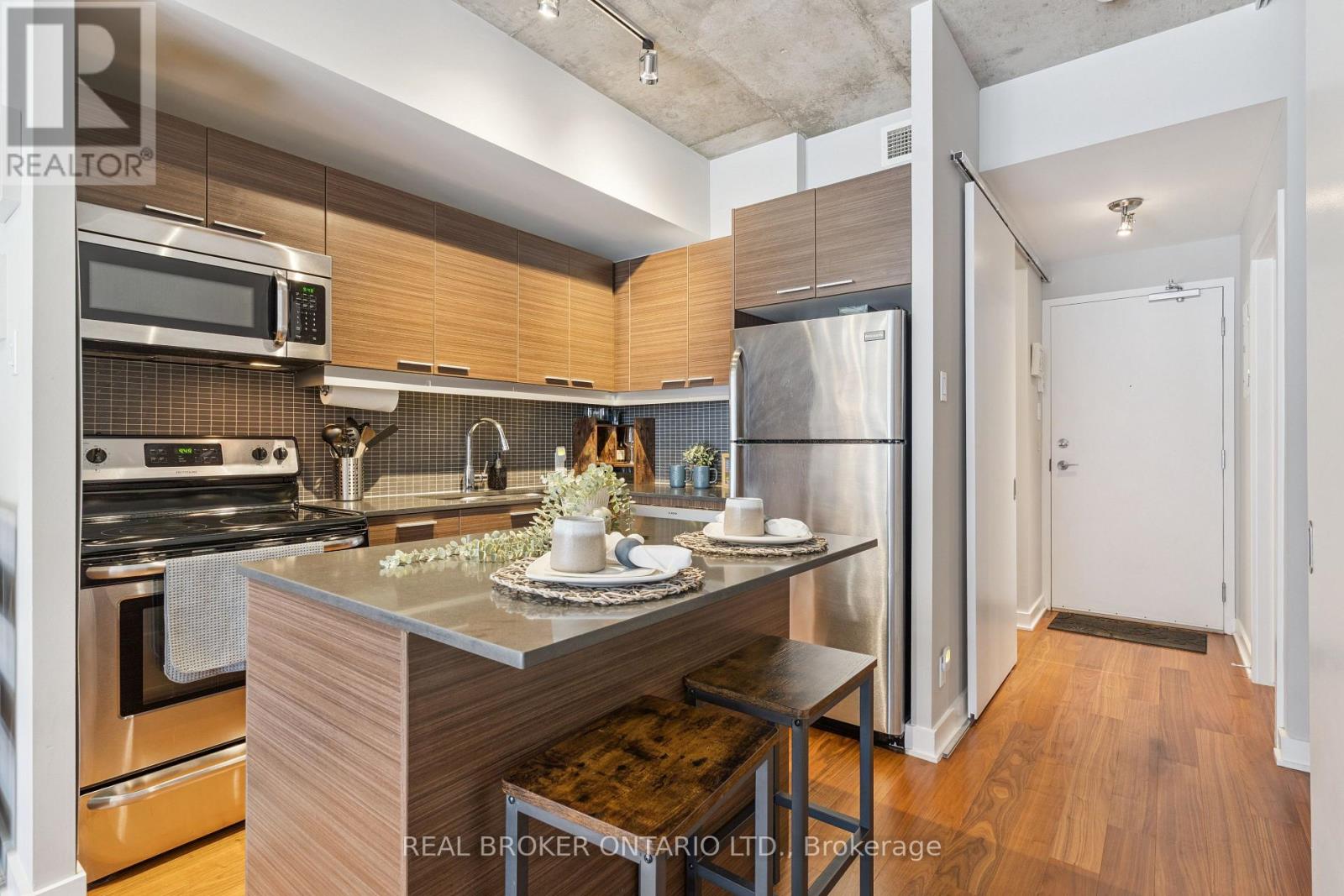 623 - 349 Mcleod Street