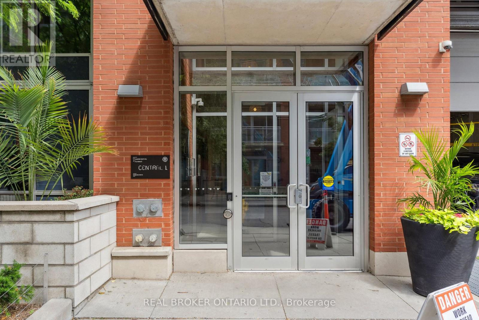 623 - 349 Mcleod Street