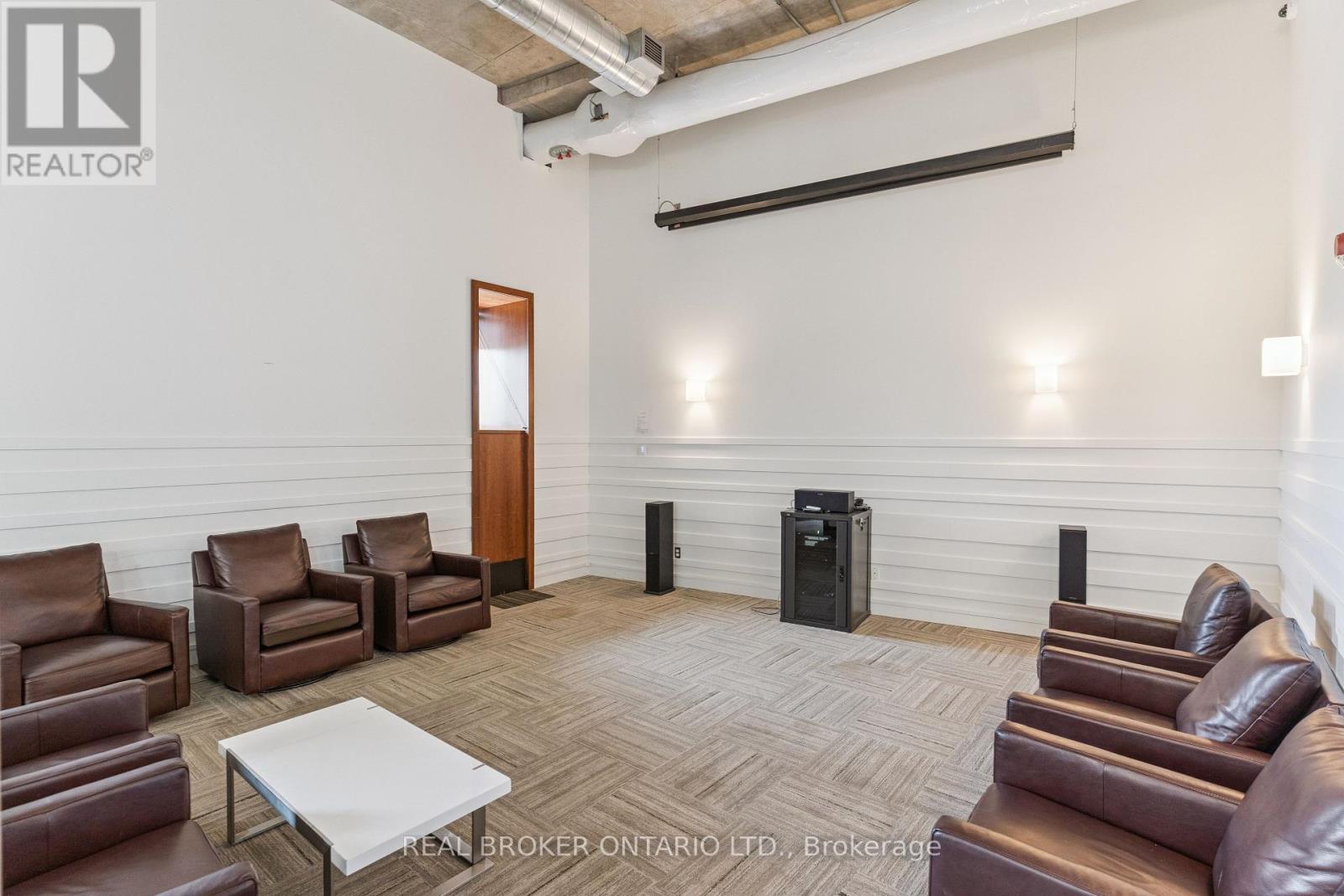 623 - 349 Mcleod Street