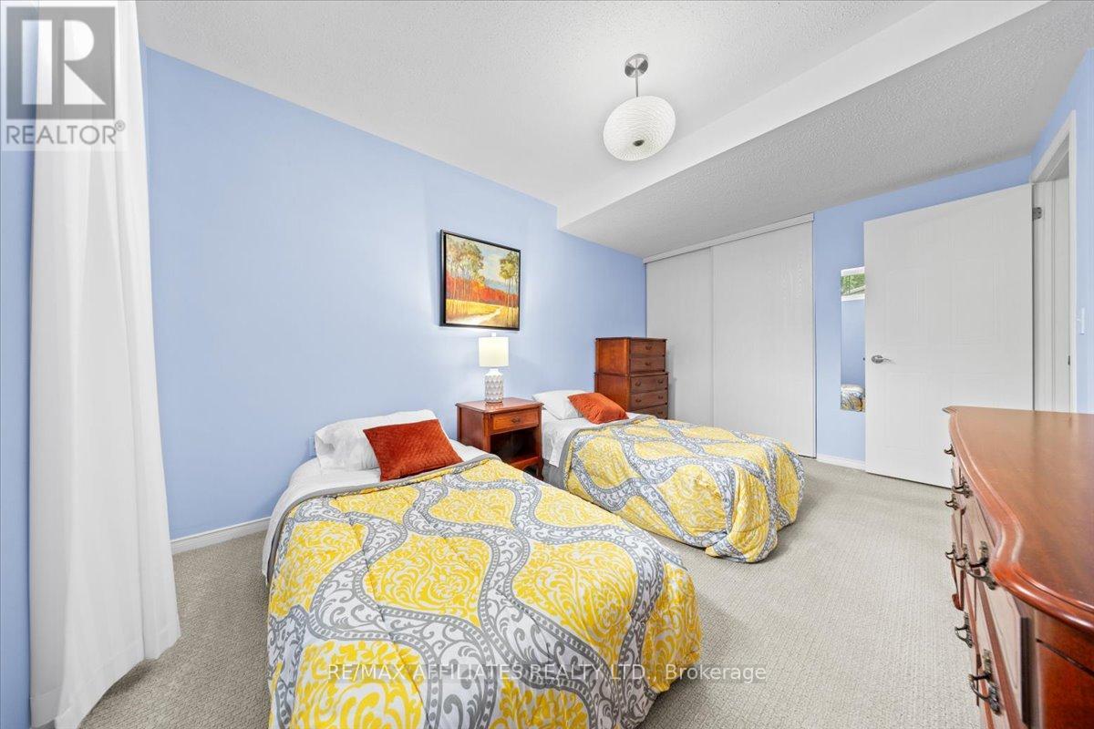 - - 1244 Foxborough Private E