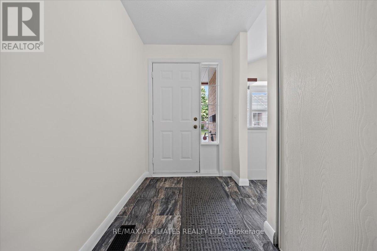 - - 1244 Foxborough Private E