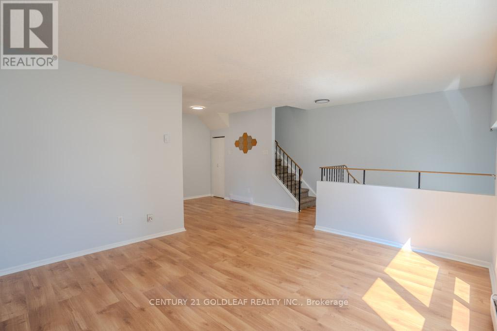 75 - 5 Sonnet Crescent