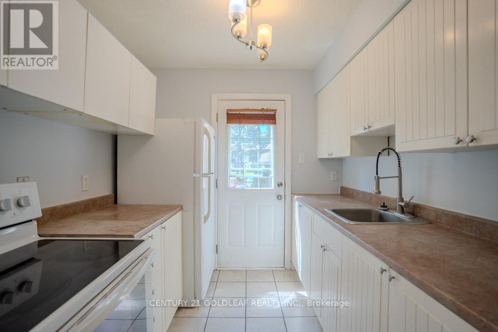 75 - 5 Sonnet Crescent
