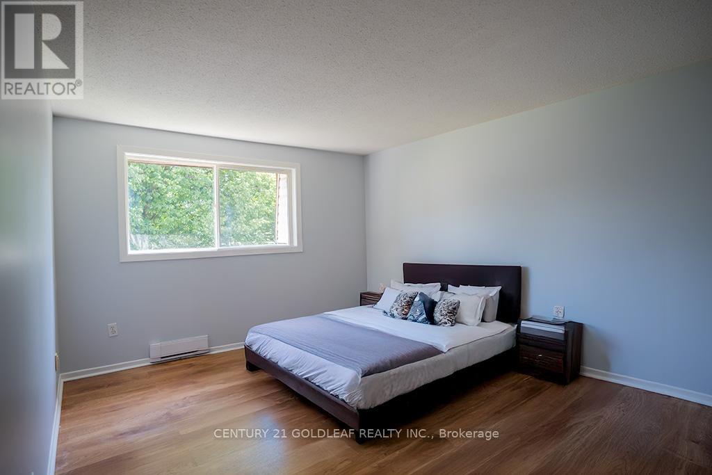 75 - 5 Sonnet Crescent