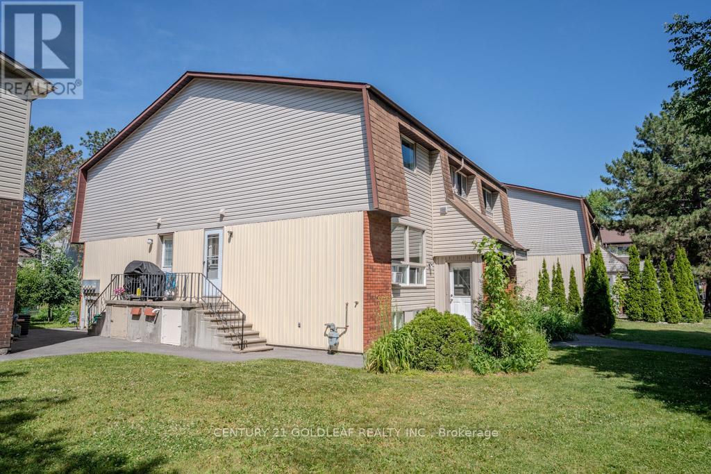 75 - 5 Sonnet Crescent