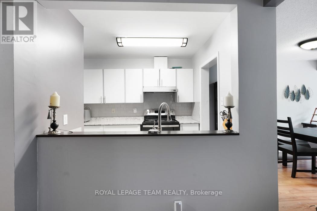 50 Hummingbird Crescent N