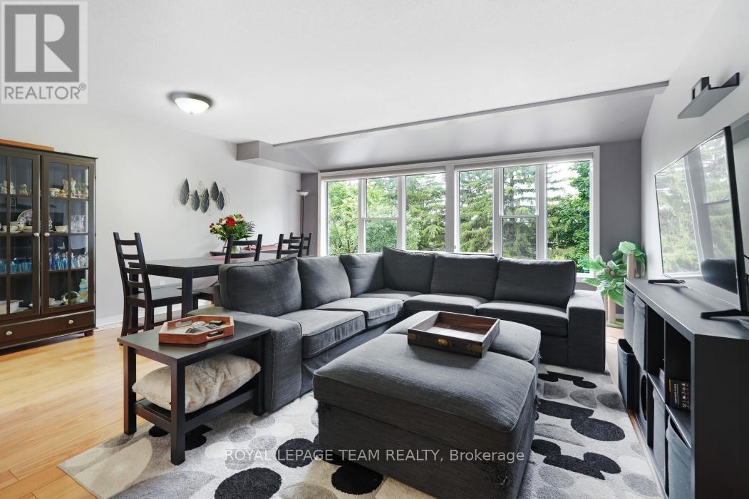 50 Hummingbird Crescent N