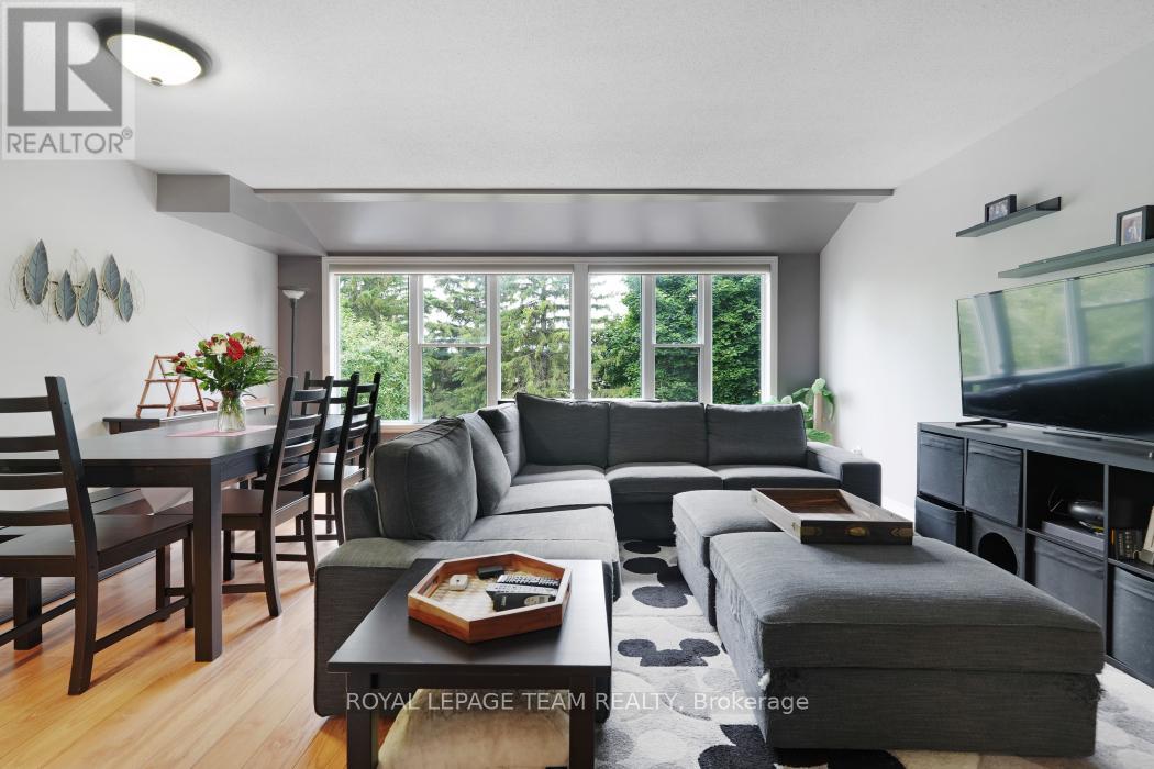 50 Hummingbird Crescent N