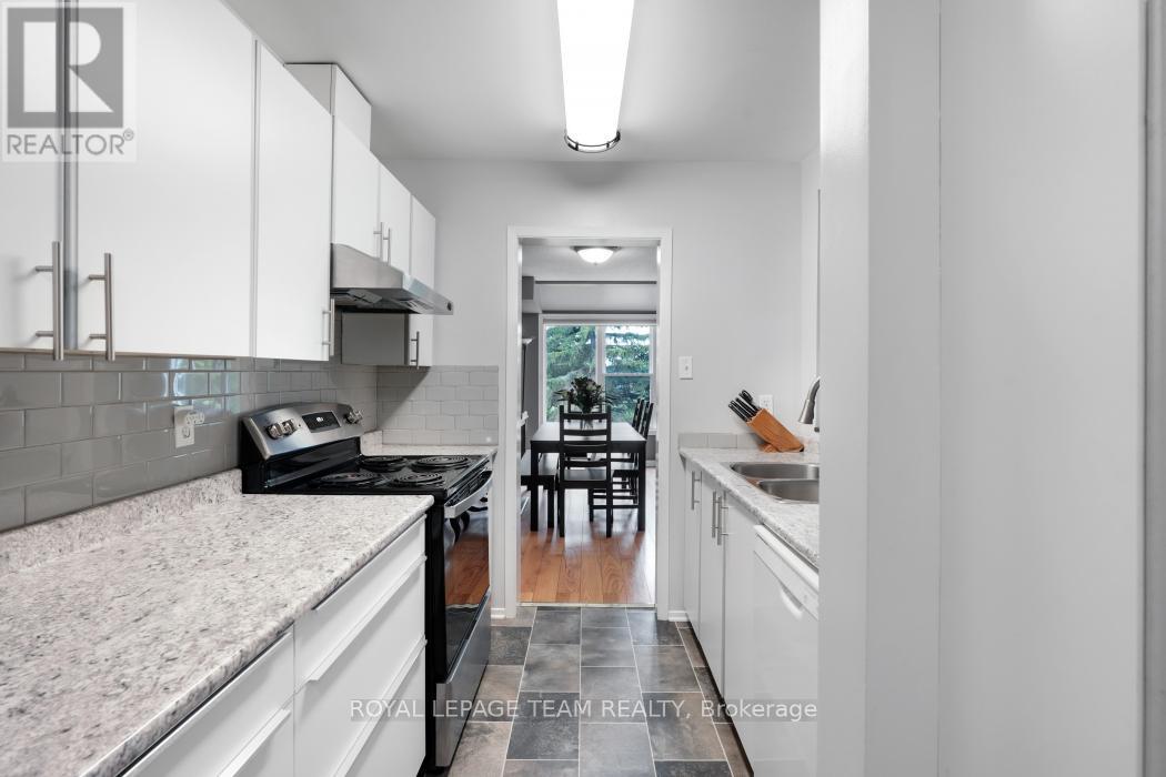 50 Hummingbird Crescent N
