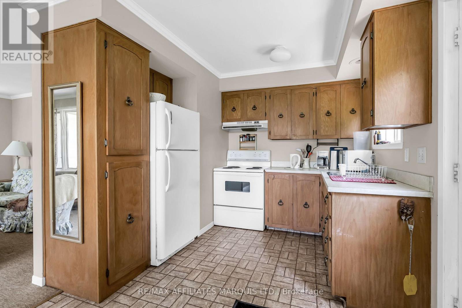 20824 South Service Road
