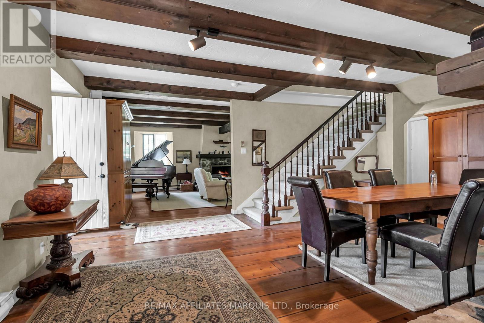 20824 South Service Road