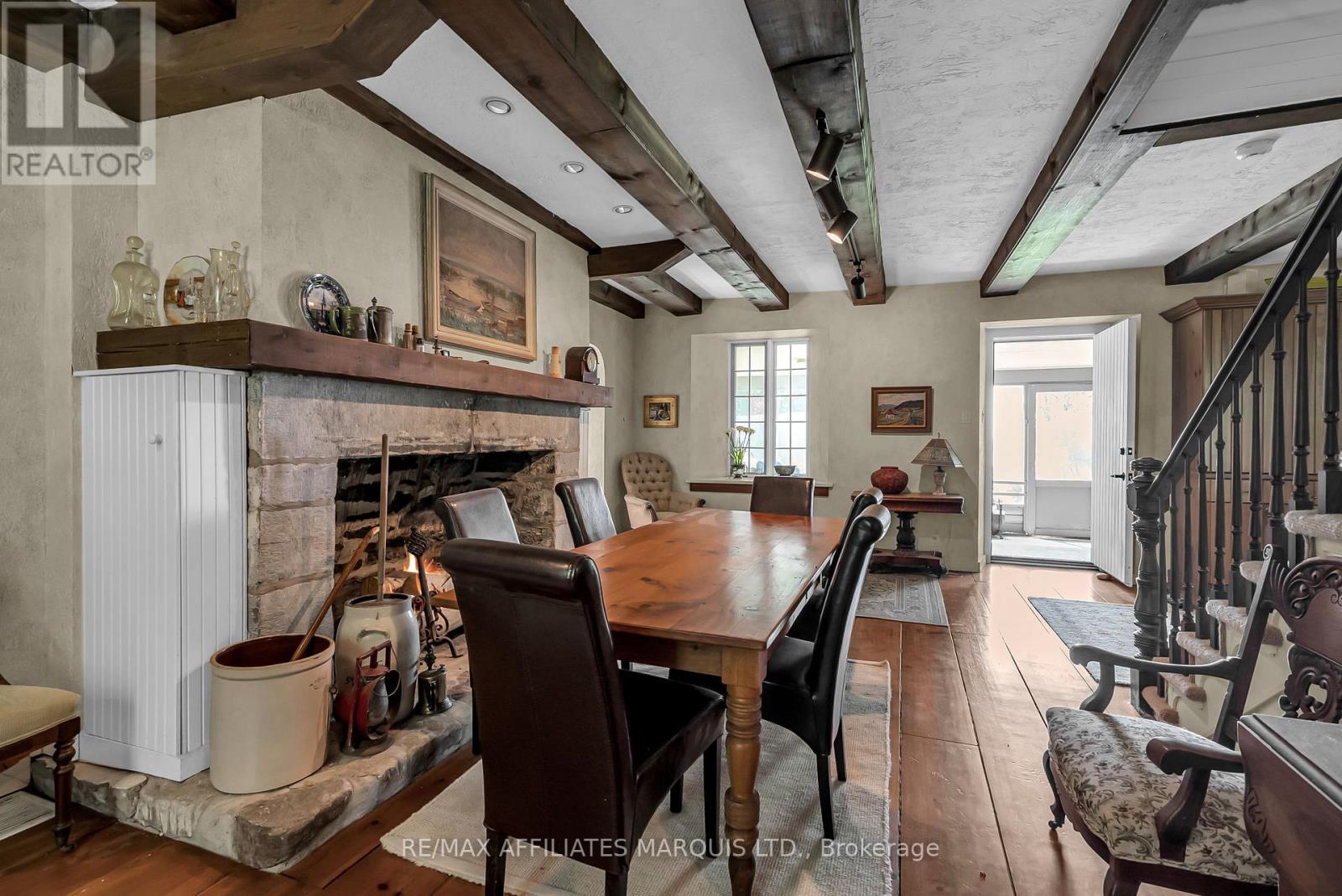 20824 South Service Road